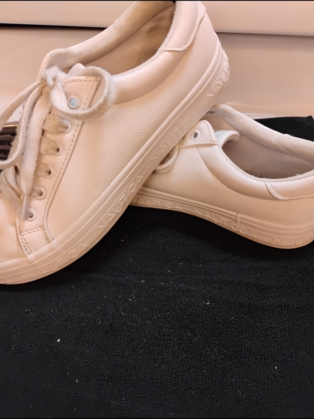 Nautica Women's White Leather Low-Top Sneakers